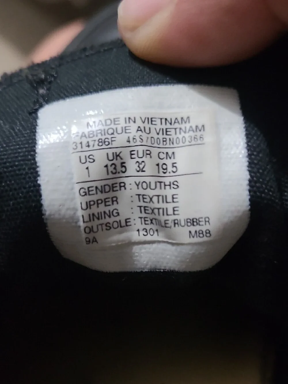 Converse Kids Black Low-Top Canvas Sneakers Size 1